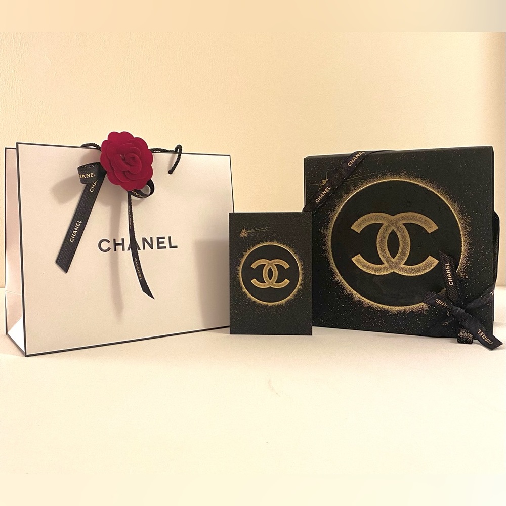 Chanel Holiday Gift Wrap Set, New